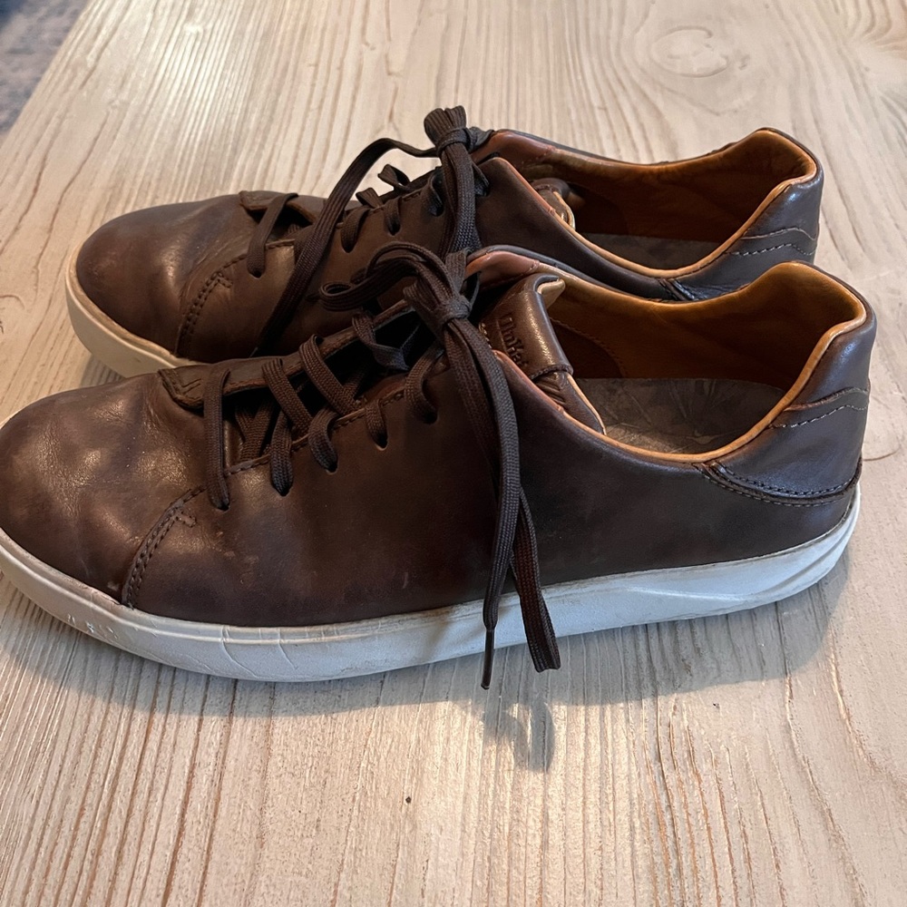 OluKai Men's Dark Brown Leather Low-Top Sneakers with White Sole